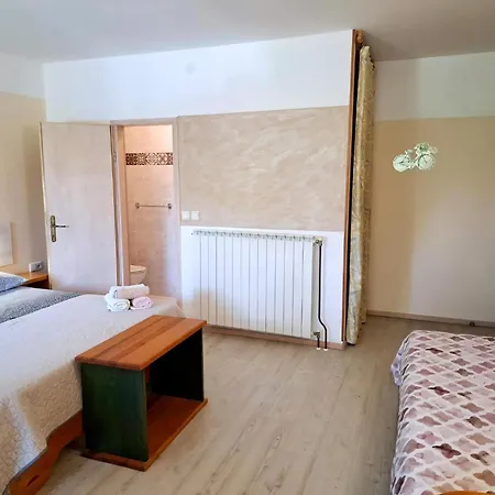 Kate Apartman *